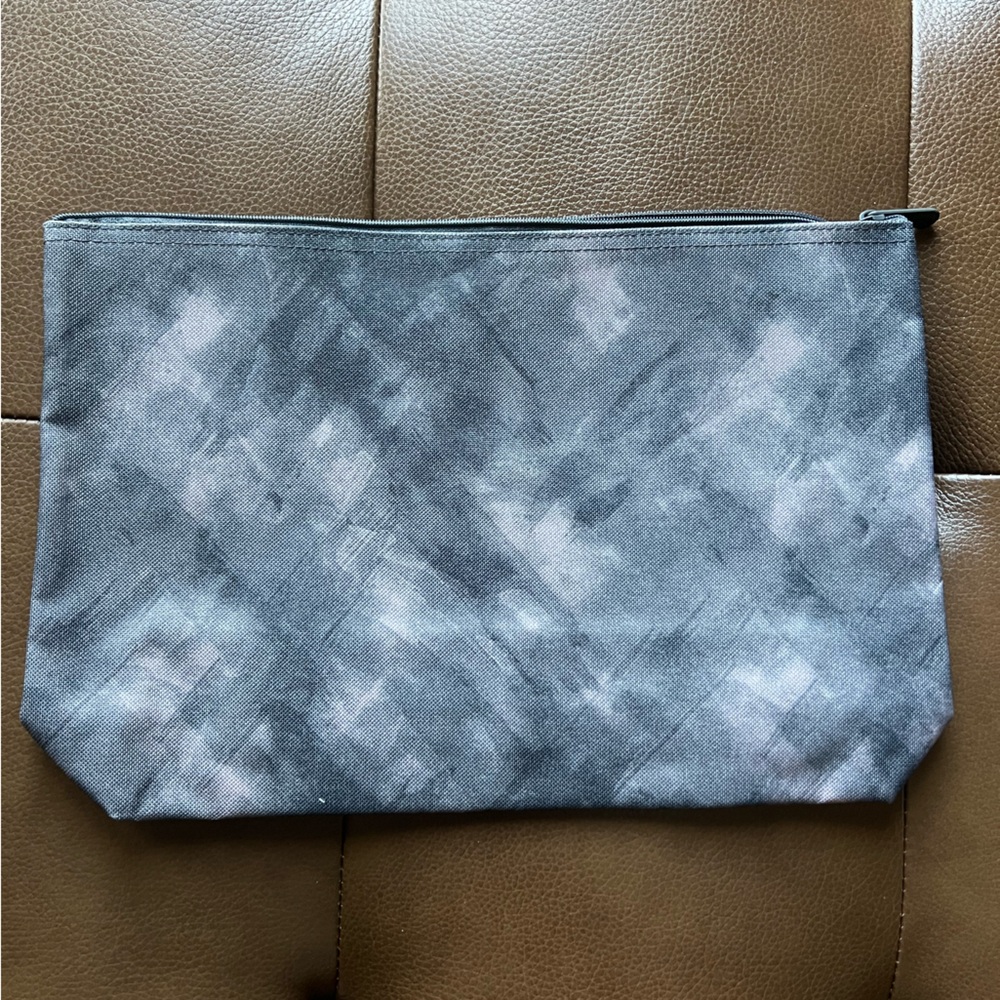 Zipper pouch